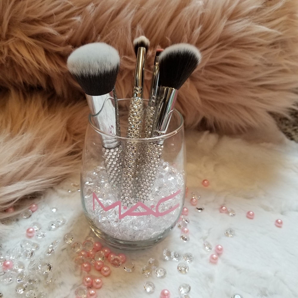 Custom brush holder